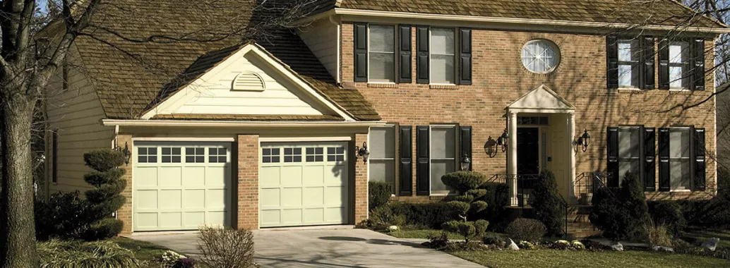 Cambridge CM, 9' x 7', Desert Sand doors and overlays, 4 lite Orion windows